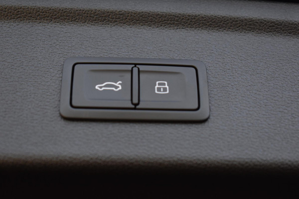 Audi RS3 Sportback 2.5 TFSI RS3 quattro HULK Pano HUD Kuip Lane Sonos Camera RS3 400PK