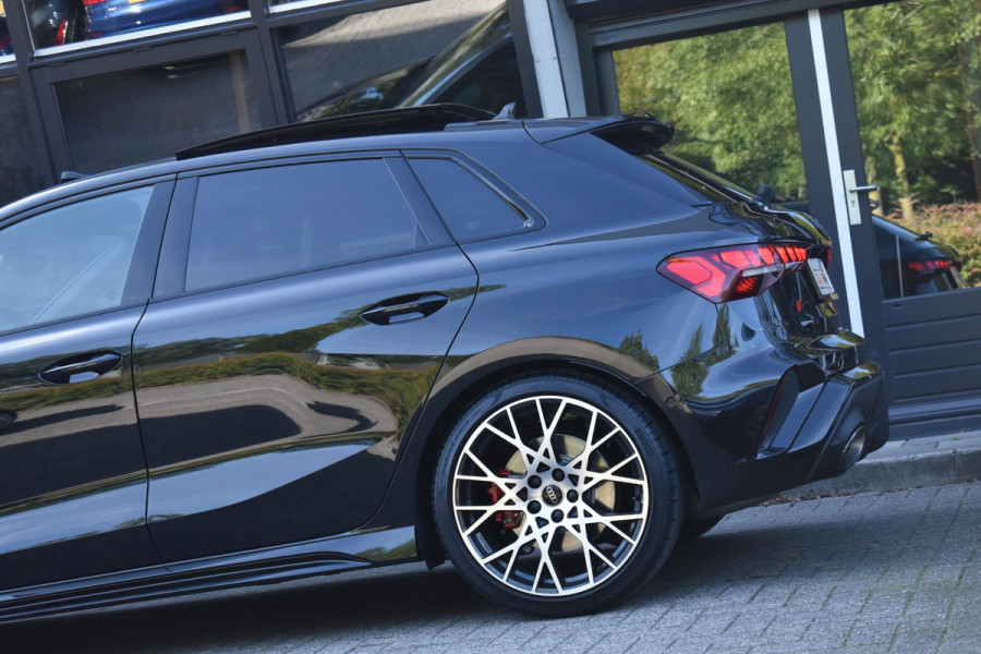 Audi RS3 Sportback 2.5 TFSI RS3 quattro HULK Pano HUD Kuip Lane Sonos Camera RS3 400PK