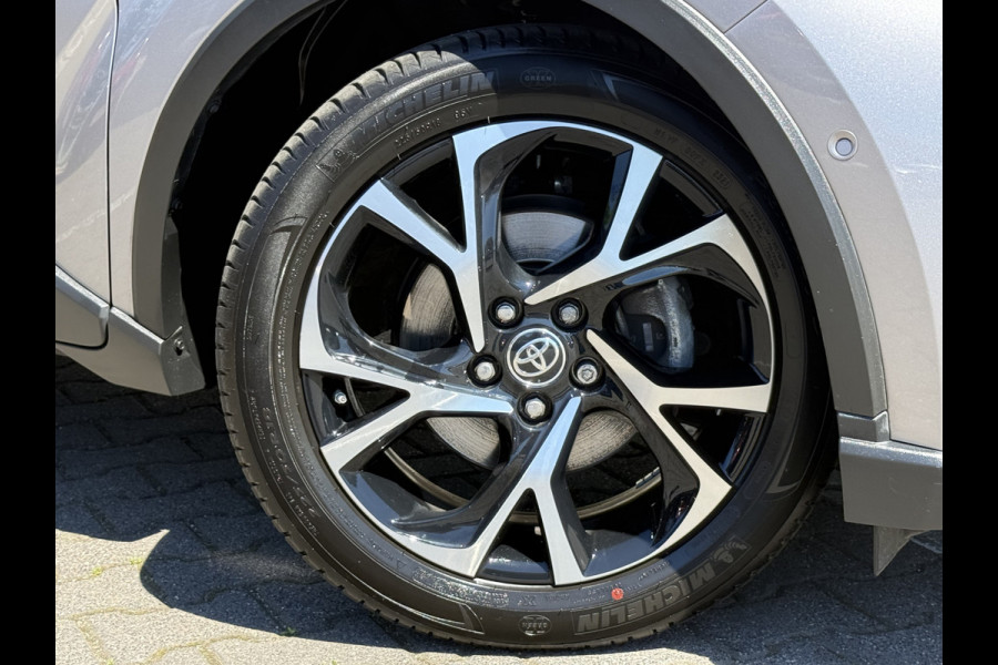 Toyota C-HR 2.0 Hybrid Team D | ACC | CarPlay | Camera | Keyless | 18 inch