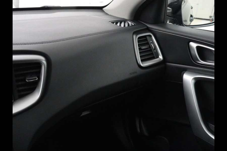 Kia Ceed 1.0 T-GDi ComfortLine | Adaptive cruise | Carplay | Camera | DAB | Climate control | Bluetooth | 16'' lichtmetalen velgen