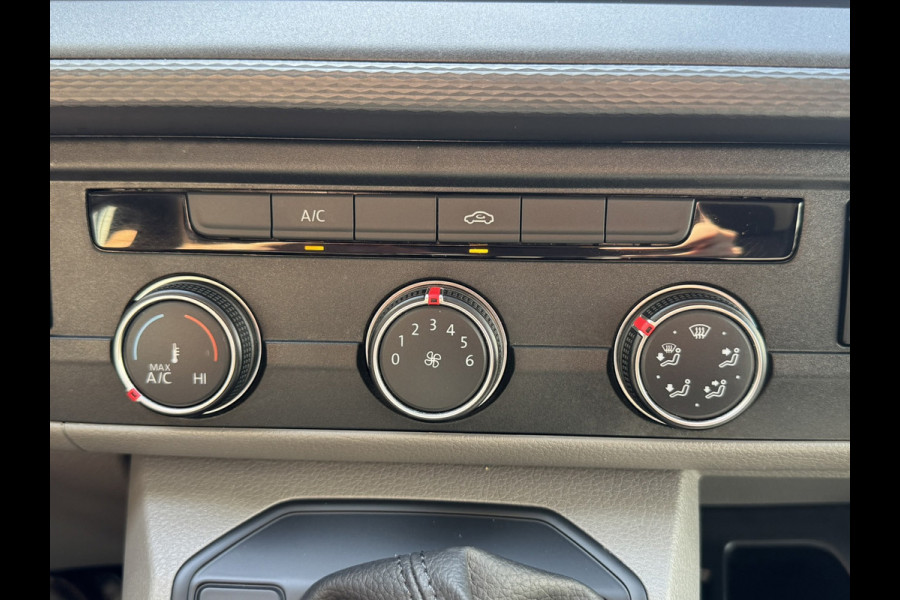 Volkswagen Transporter 2.0 TDI L2H1 30 DC Highline DSG Trekhaak 2500kg Cruise Carplay Navigatie DAB Radio