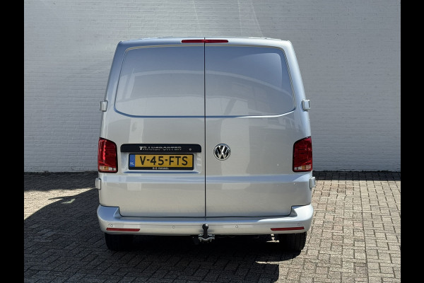 Volkswagen Transporter 2.0 TDI L2H1 30 DC Highline DSG Trekhaak 2500kg Cruise Carplay Navigatie DAB Radio
