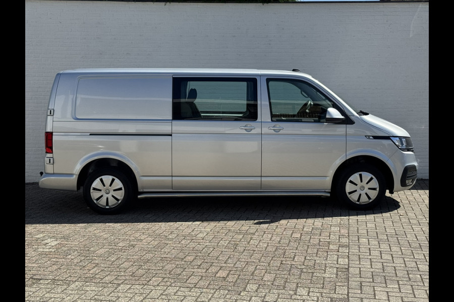 Volkswagen Transporter 2.0 TDI L2H1 30 DC Highline DSG Trekhaak 2500kg Cruise Carplay Navigatie DAB Radio