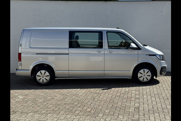 Volkswagen Transporter 2.0 TDI L2H1 30 DC Highline DSG Trekhaak 2500kg Cruise Carplay Navigatie DAB Radio