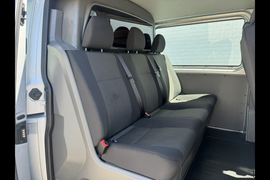 Volkswagen Transporter 2.0 TDI L2H1 30 DC Highline DSG Trekhaak 2500kg Cruise Carplay Navigatie DAB Radio