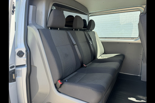 Volkswagen Transporter 2.0 TDI L2H1 30 DC Highline DSG Trekhaak 2500kg Cruise Carplay Navigatie DAB Radio