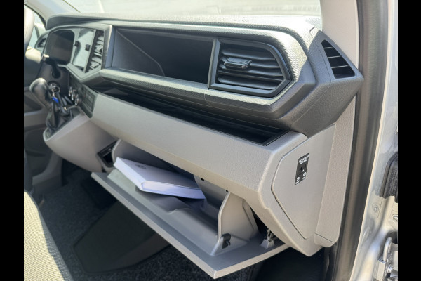 Volkswagen Transporter 2.0 TDI L2H1 30 DC Highline DSG Trekhaak 2500kg Cruise Carplay Navigatie DAB Radio