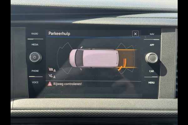 Volkswagen Transporter 2.0 TDI L2H1 30 DC Highline DSG Trekhaak 2500kg Cruise Carplay Navigatie DAB Radio