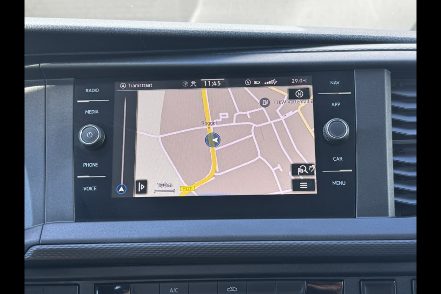 Volkswagen Transporter 2.0 TDI L2H1 30 DC Highline DSG Trekhaak 2500kg Cruise Carplay Navigatie DAB Radio