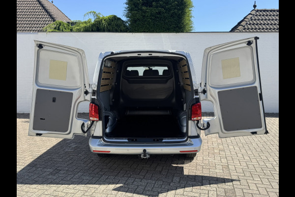 Volkswagen Transporter 2.0 TDI L2H1 30 DC Highline DSG Trekhaak 2500kg Cruise Carplay Navigatie DAB Radio