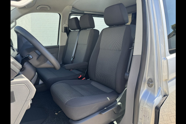 Volkswagen Transporter 2.0 TDI L2H1 30 DC Highline DSG Trekhaak 2500kg Cruise Carplay Navigatie DAB Radio