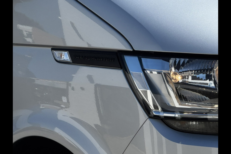 Volkswagen Transporter 2.0 TDI L2H1 30 DC Highline DSG Trekhaak 2500kg Cruise Carplay Navigatie DAB Radio