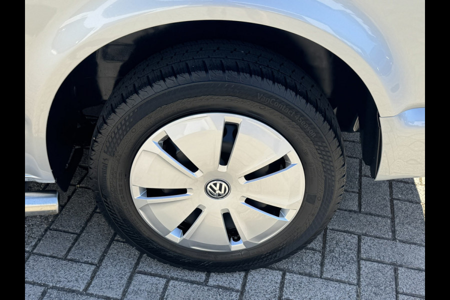 Volkswagen Transporter 2.0 TDI L2H1 30 DC Highline DSG Trekhaak 2500kg Cruise Carplay Navigatie DAB Radio