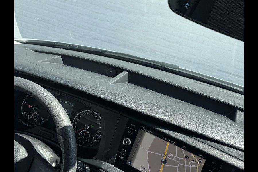 Volkswagen Transporter 2.0 TDI L2H1 30 DC Highline DSG Trekhaak 2500kg Cruise Carplay Navigatie DAB Radio
