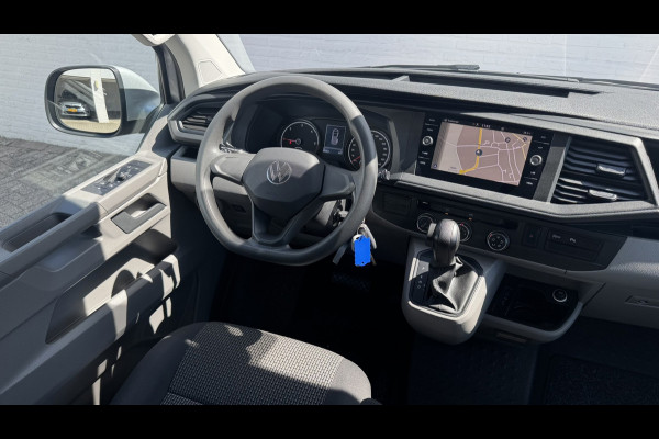 Volkswagen Transporter 2.0 TDI L2H1 30 DC Highline DSG Trekhaak 2500kg Cruise Carplay Navigatie DAB Radio