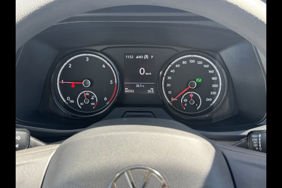 Volkswagen Transporter 2.0 TDI L2H1 30 DC Highline DSG Trekhaak 2500kg Cruise Carplay Navigatie DAB Radio