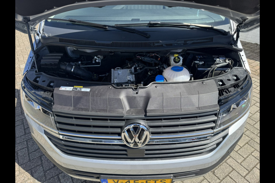 Volkswagen Transporter 2.0 TDI L2H1 30 DC Highline DSG Trekhaak 2500kg Cruise Carplay Navigatie DAB Radio