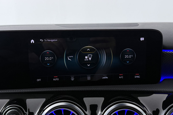 Mercedes-Benz A-Klasse 180 Business Solution Luxury (SFEERVERLICHTING, TREKHAAK UITKLAPBAAR, STOELVERWARMING, 1e EIGENAAR, CAMERA)