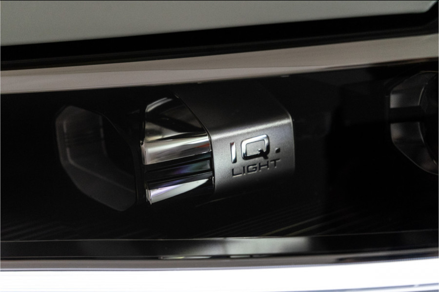 Volkswagen T-Roc 1.5 TSI 2x R-Line 150PK | Pano | Camera | IQ Light | 19'' R | 12 MND Garantie