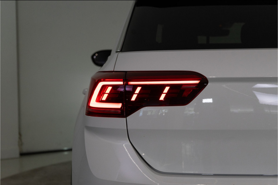 Volkswagen T-Roc 1.5 TSI 2x R-Line 150PK | Pano | Camera | IQ Light | 19'' R | 12 MND Garantie