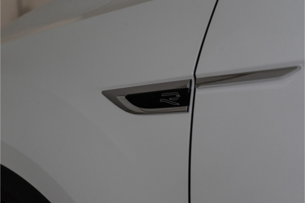 Volkswagen T-Roc 1.5 TSI 2x R-Line 150PK | Pano | Camera | IQ Light | 19'' R | 12 MND Garantie