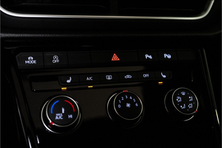 Volkswagen T-Roc 1.5 TSI 2x R-Line 150PK | Pano | Camera | IQ Light | 19'' R | 12 MND Garantie