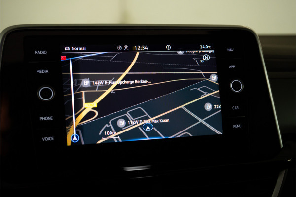 Volkswagen T-Roc 1.5 TSI 2x R-Line 150PK | Pano | Camera | IQ Light | 19'' R | 12 MND Garantie
