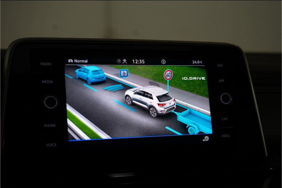 Volkswagen T-Roc 1.5 TSI 2x R-Line 150PK | Pano | Camera | IQ Light | 19'' R | 12 MND Garantie