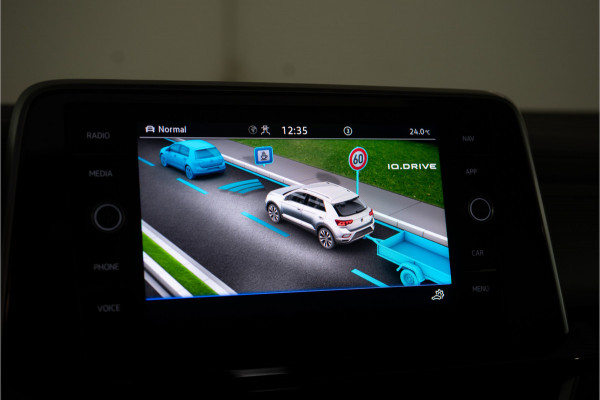 Volkswagen T-Roc 1.5 TSI 2x R-Line 150PK | Pano | Camera | IQ Light | 19'' R | 12 MND Garantie