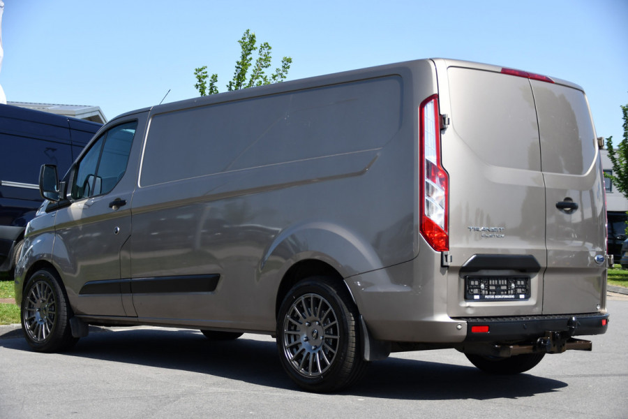 Ford Transit Custom 300 2.0 TDCI L2H1 PB Edition Camera, Cruise, Carplay, Automaat, 130pk, LED, Sensoren, Multimedia, Trekhaak, Uniek!