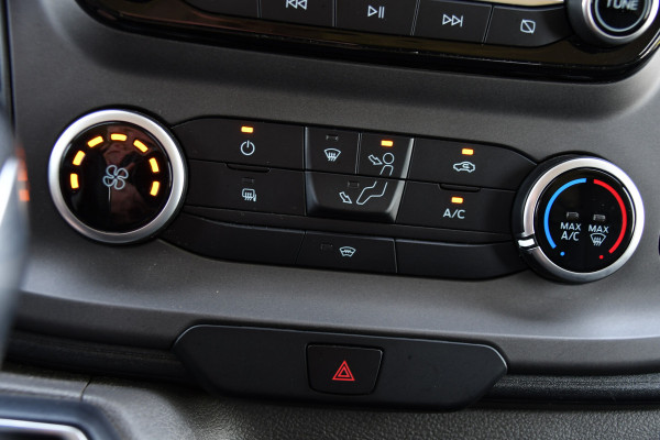 Ford Transit Custom 300 2.0 TDCI L2H1 PB Edition Camera, Cruise, Carplay, Automaat, 130pk, LED, Sensoren, Multimedia, Trekhaak, Uniek!