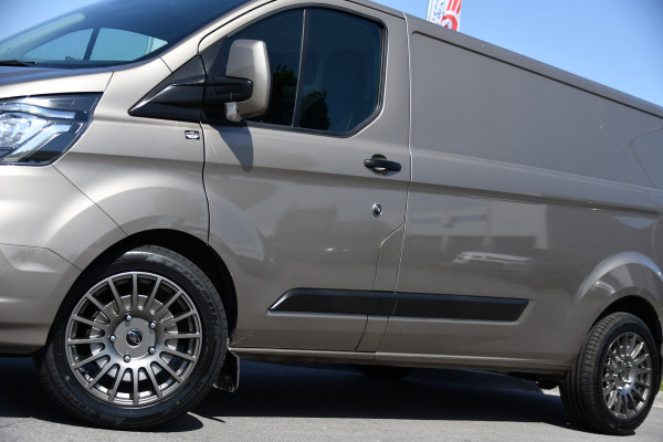 Ford Transit Custom 300 2.0 TDCI L2H1 PB Edition Camera, Cruise, Carplay, Automaat, 130pk, LED, Sensoren, Multimedia, Trekhaak, Uniek!