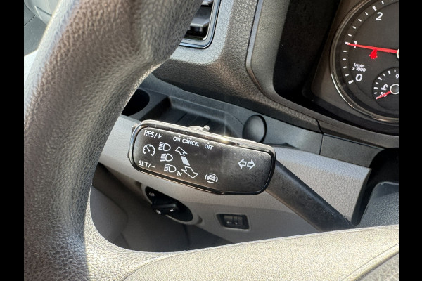 Volkswagen Crafter 35 2.0 TDI L4 Bakwagen+laadklep Cruise Airconditioning Media player Bluetooth All season banden