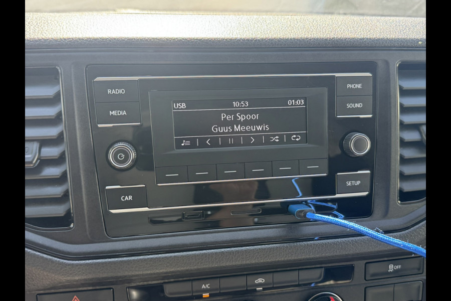 Volkswagen Crafter 35 2.0 TDI L4 Bakwagen+laadklep Cruise Airconditioning Media player Bluetooth All season banden
