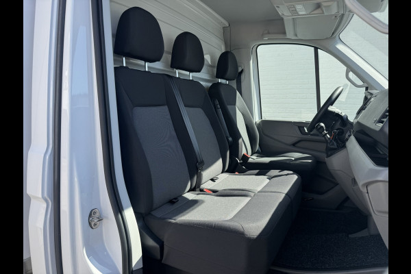 Volkswagen Crafter 35 2.0 TDI L4 Bakwagen+laadklep Cruise Airconditioning Media player Bluetooth All season banden