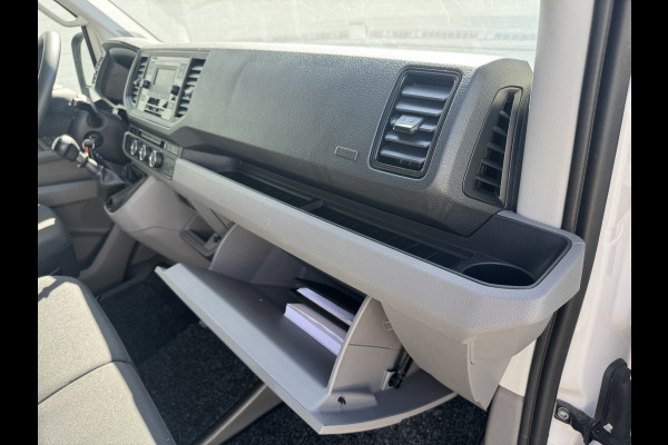Volkswagen Crafter 35 2.0 TDI L4 Bakwagen+laadklep Cruise Airconditioning Media player Bluetooth All season banden
