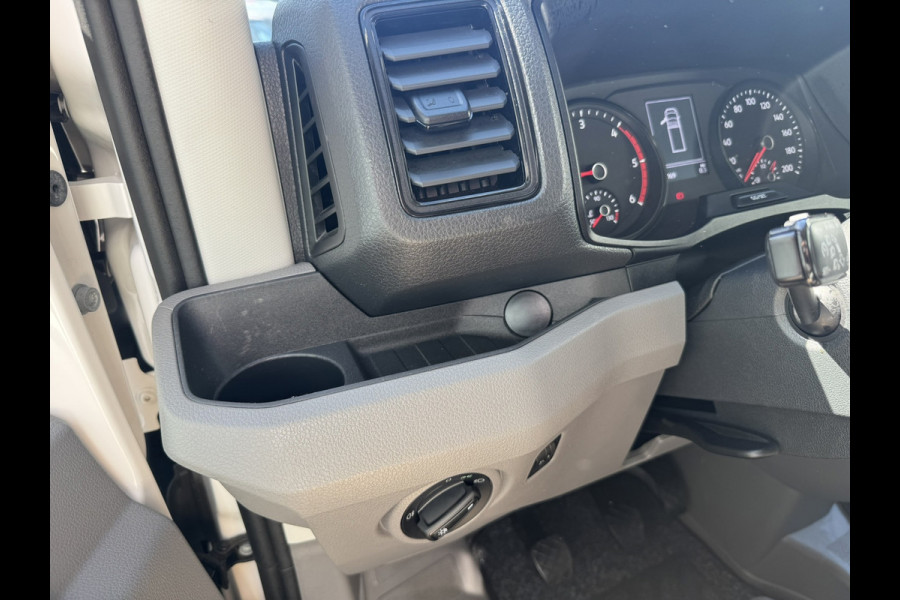 Volkswagen Crafter 35 2.0 TDI L4 Bakwagen+laadklep Cruise Airconditioning Media player Bluetooth All season banden