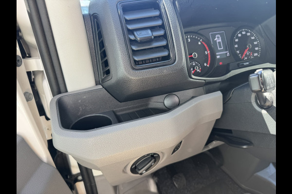 Volkswagen Crafter 35 2.0 TDI L4 Bakwagen+laadklep Cruise Airconditioning Media player Bluetooth All season banden