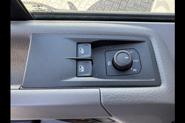 Volkswagen Crafter 35 2.0 TDI L4 Bakwagen+laadklep Cruise Airconditioning Media player Bluetooth All season banden