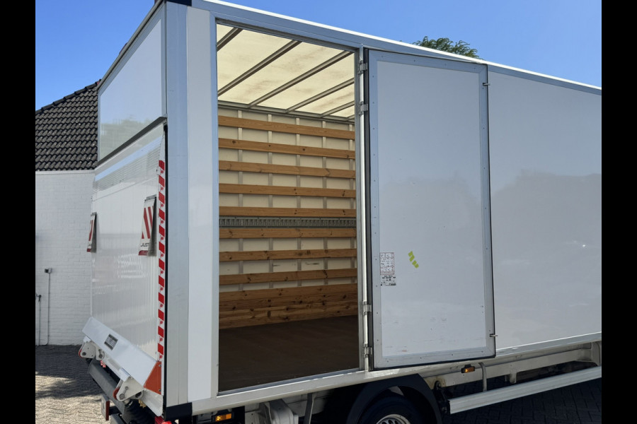 Volkswagen Crafter 35 2.0 TDI L4 Bakwagen+laadklep Cruise Airconditioning Media player Bluetooth All season banden