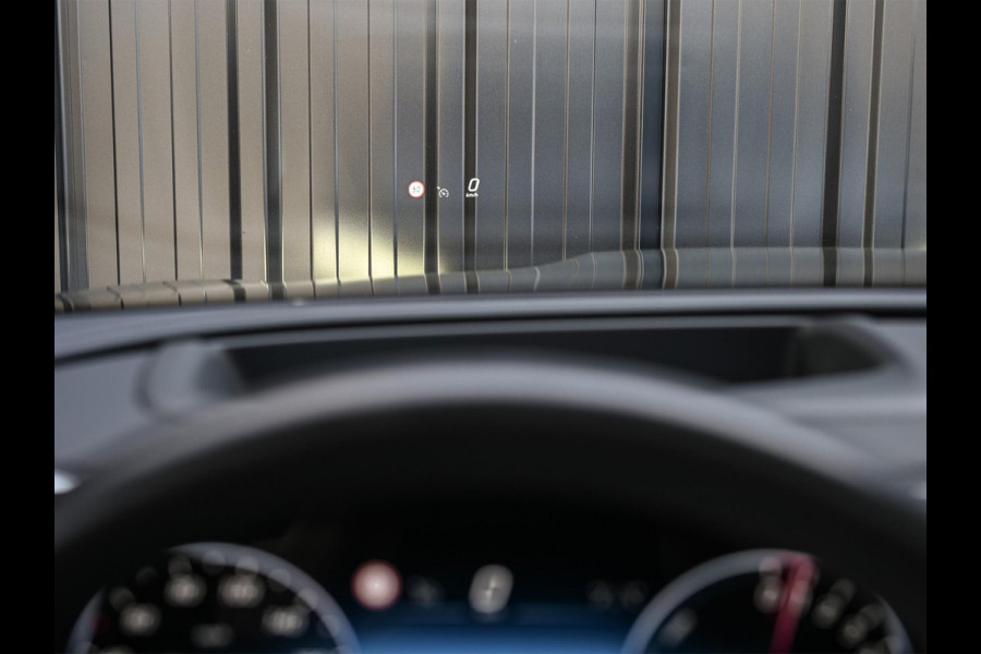 Mercedes-Benz GLC 300e 4MATIC AMG Line | Panoramadak | Burmester | Night pack | Head-up | 360 camera | Digital light | Keyless | Stoelverwarming | Ambiance interieur