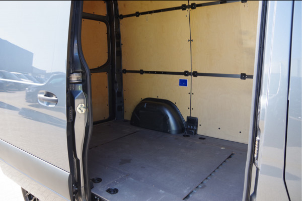 Mercedes-Benz Sprinter 214 2.2 CDI L1H2 AUT. LED, MBUX 10'', 2T TREKGEWICHT, 360 CAMERA, STOELVERWARMING, CRUISE, LEDER STUUR, GEVEERDE STOEL