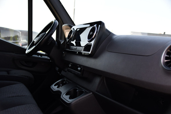 Mercedes-Benz Sprinter 319 V6 3.0 CDI L2H2 PB Edition 360 Camera, Adaptieve Cruise, Carplay, 3500kg Trekhaak, Automaat, 10,5'' Mbux, Sensoren, Uniek!