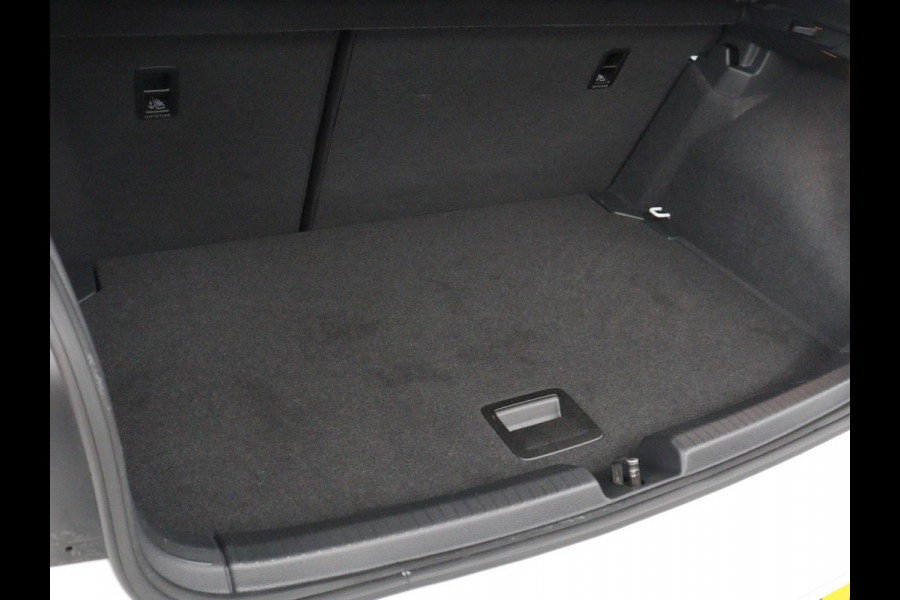 Volkswagen Polo 1.0 TSI Life | Carplay | Navigatie | Parkeerhulp | Adaptive cruise | Airco | File Assistent | Bluetooth | Digital Cockpit | Full LED | Origineel NL