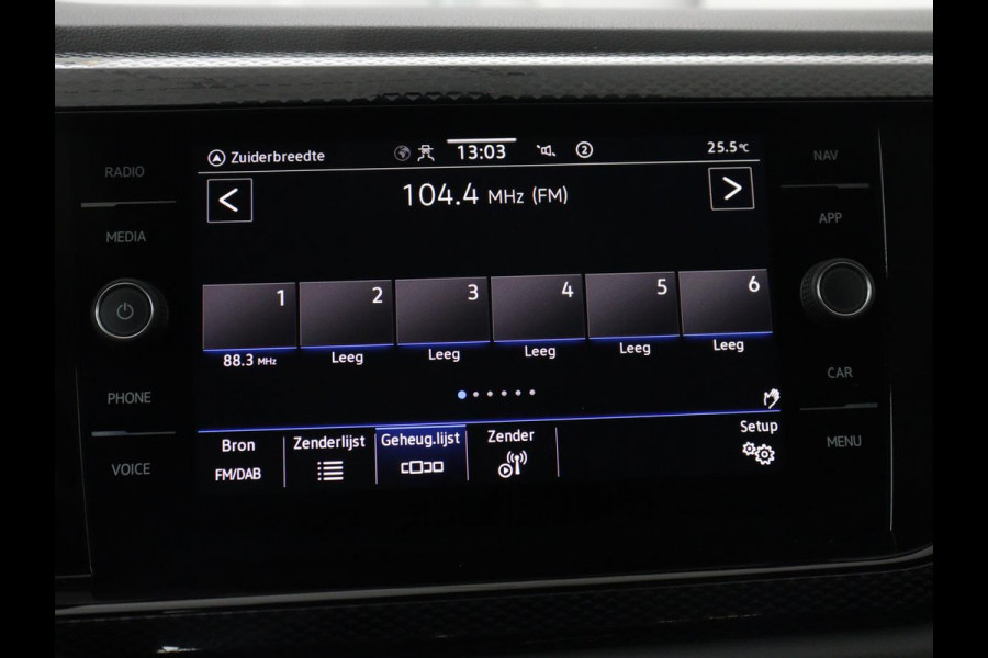 Volkswagen Polo 1.0 TSI Life | Carplay | Navigatie | Parkeerhulp | Adaptive cruise | Airco | File Assistent | Bluetooth | Digital Cockpit | Full LED | Origineel NL