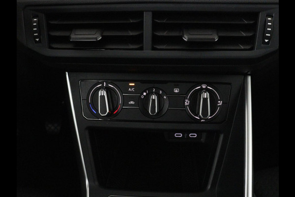 Volkswagen Polo 1.0 TSI Life | Carplay | Navigatie | Parkeerhulp | Adaptive cruise | Airco | File Assistent | Bluetooth | Digital Cockpit | Full LED | Origineel NL