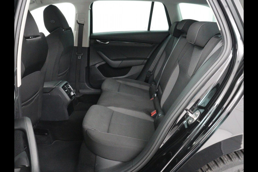 Škoda Octavia 1.0 e-TSI Business Edition | Trekhaak | Adaptive cruise | Carplay | Navigatie | Keyless | Full LED | Parkeerhulp | Virtual Cockpit | Climate control