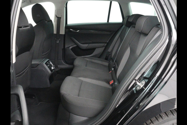 Škoda Octavia 1.0 e-TSI Business Edition | Trekhaak | Adaptive cruise | Carplay | Navigatie | Keyless | Full LED | Parkeerhulp | Virtual Cockpit | Climate control