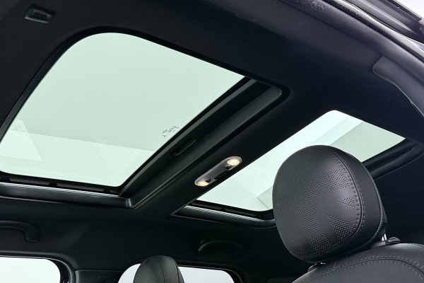 MINI Countryman 1.5 Cooper Chili (PANORAMADAK, STOELVERWARMING, HEAD-UP, CLIMA, H/K, VOORRUIT VERWARMING, LED)