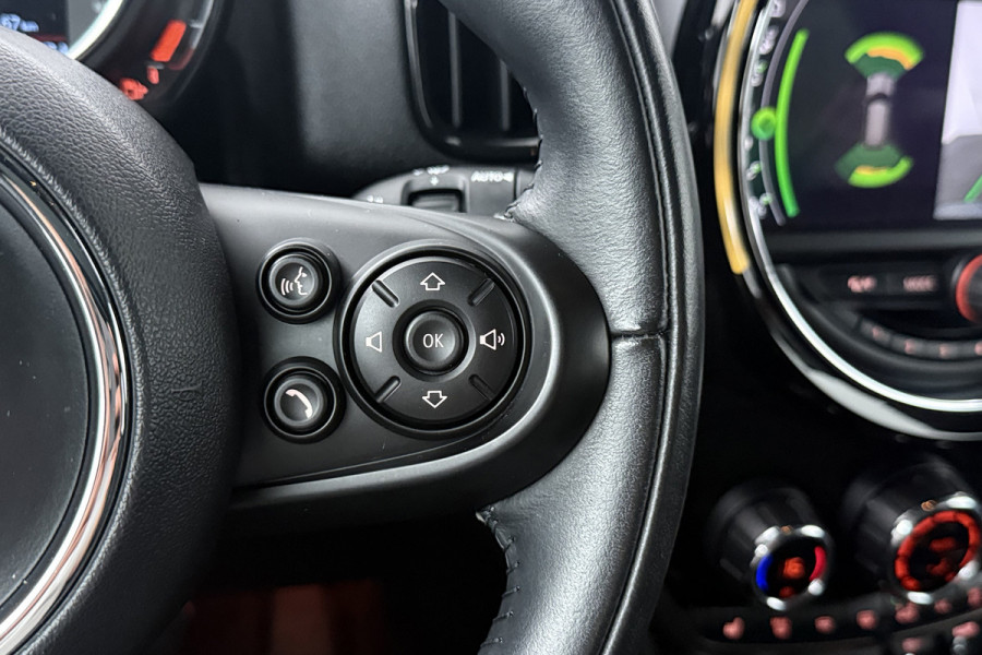 MINI Countryman 1.5 Cooper Chili (PANORAMADAK, STOELVERWARMING, HEAD-UP, CLIMA, H/K, VOORRUIT VERWARMING, LED)